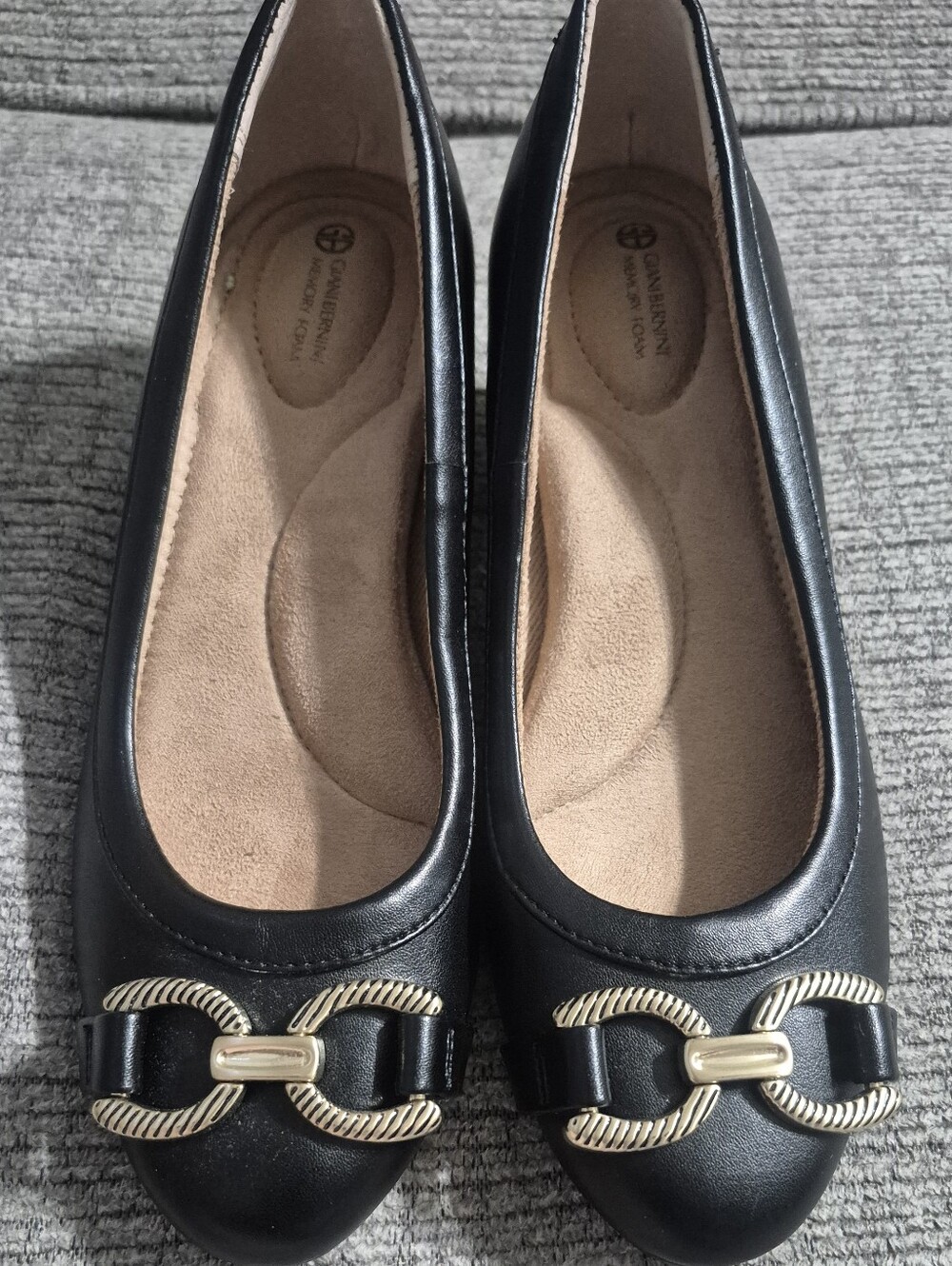 Giani Bernini Black with Gold Chain Detail